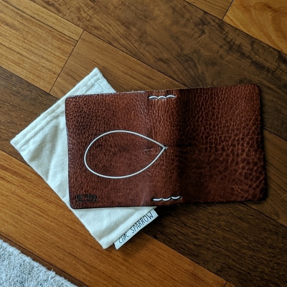 Chic Sparrow Accessories - 🐲Chic Sparrow Pemberly Honey TN Passport+